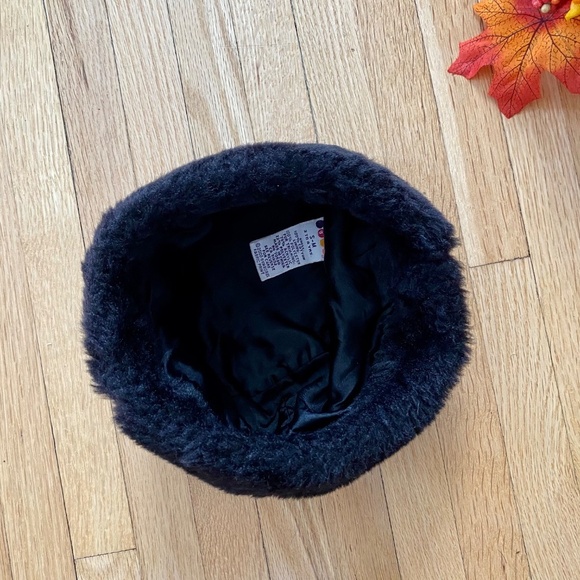 Gymboree Black Faux Fur Trimmed Winter Hat – Kids Size S-M (3–4 Years) - Picture 7 of 8